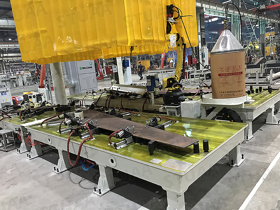 Robotic Welding System for Side Plate of boom
