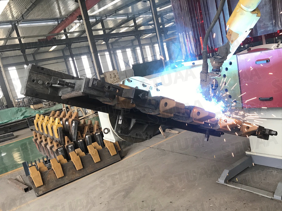 Robotic Welding System for Excavator Bucket Tooth Plate