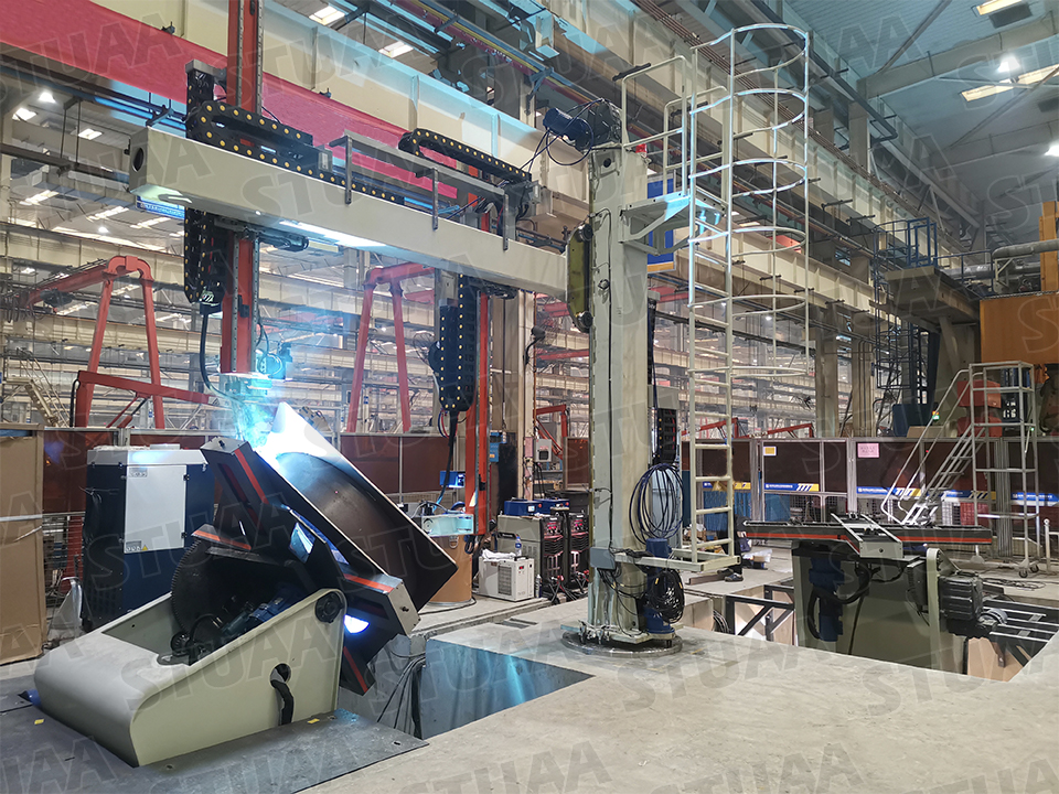 Specialized welding machine for tower crane upper and lower support box ring plate.