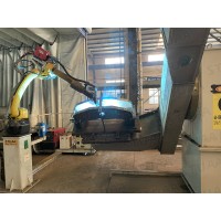 Robot welding system for bulldozer connecting body